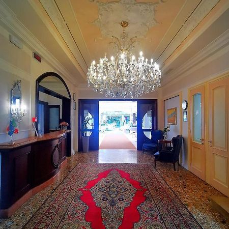 Hotel Edelweiss Lido di Jesolo Buitenkant foto