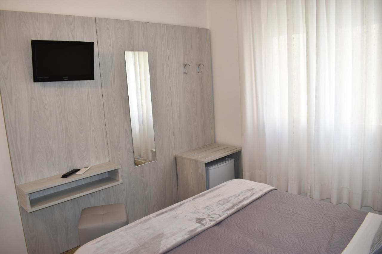 Hotel Edelweiss Lido di Jesolo Buitenkant foto